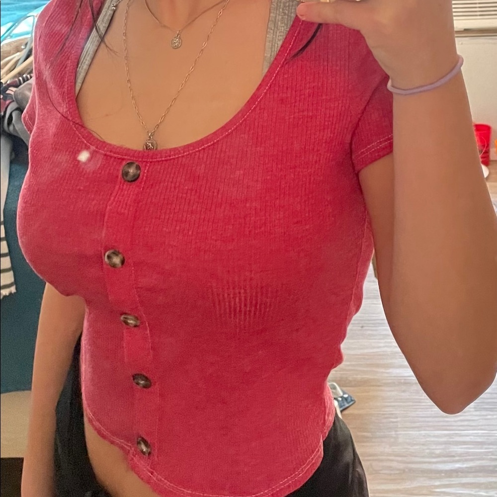 Red Top - Picture 2 of 5